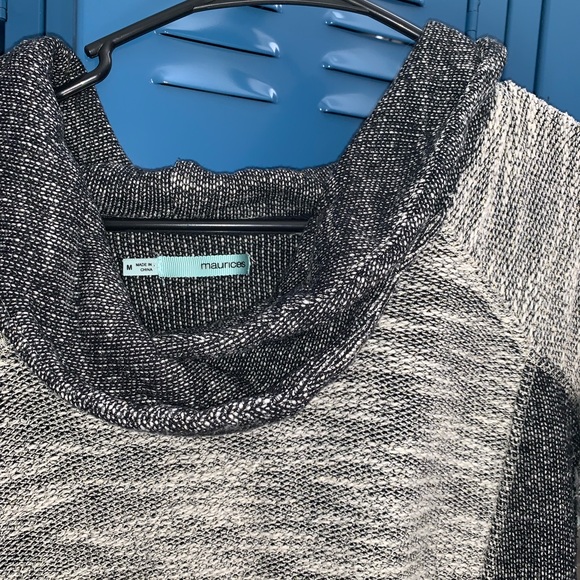 Maurice’s sweater w/ pockets! Ladies size medium - Picture 3 of 7